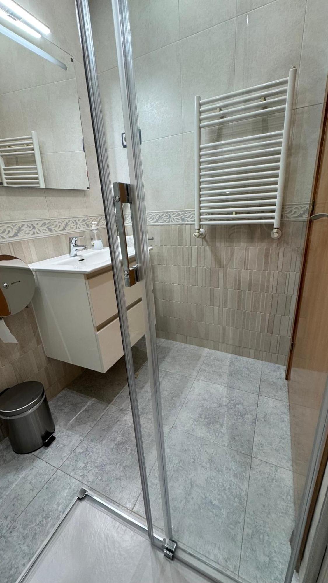 Guest house Madrazo 2*